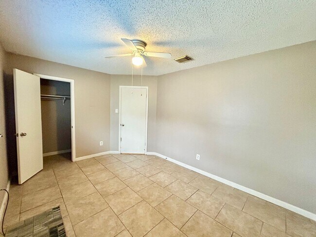 Building Photo - 3BED/2BATH Home For Rent Near Steubing Ranch! Available Now!