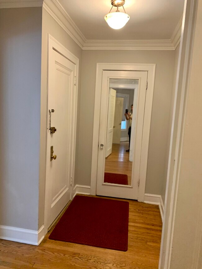 Building Photo - 5741 N Washtenaw Ave