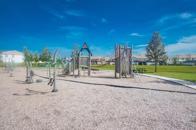 Building Photo - 4965 Windermere Ave