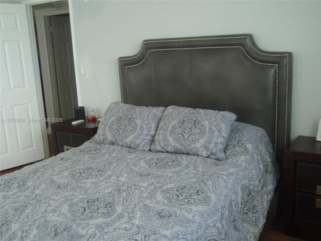 Building Photo - 6969 Collins Ave