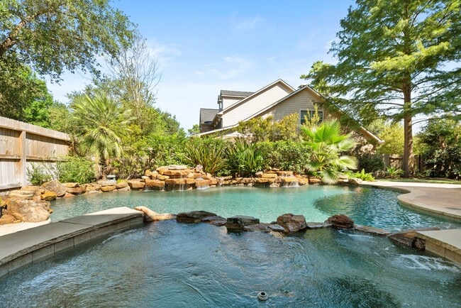 Building Photo - Magnificent Corner-Lot Retreat with Pool &...