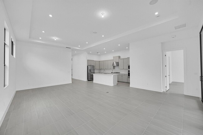 Building Photo - 13917 Vivant Dr