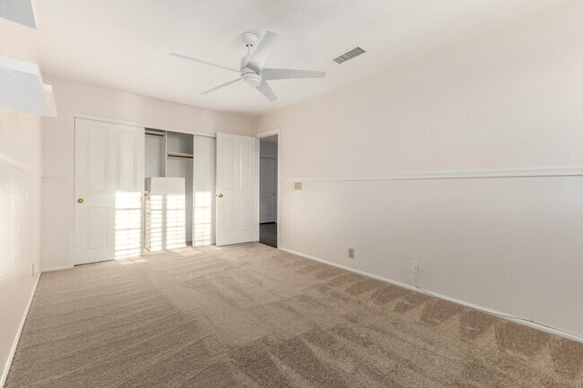 Building Photo - 14831 N 42nd St