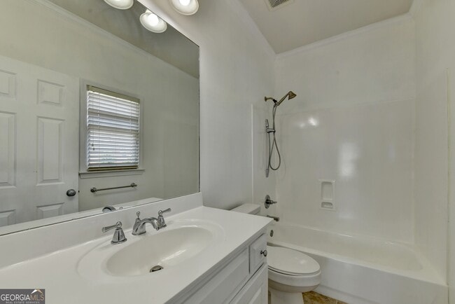 Building Photo - 8910 Pinehurst Cove