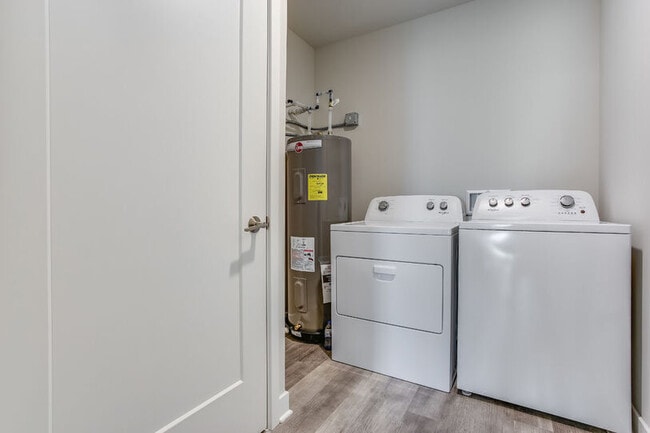 Washer_Dryer - 3960 S Lake Dr