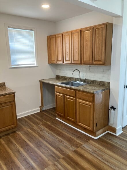 Primary Photo - 405 Bellevue St