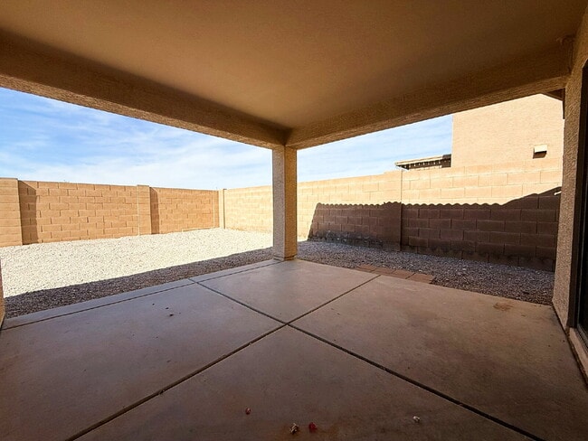 Building Photo - Freshly Painted 1-Story Home with Spacious...