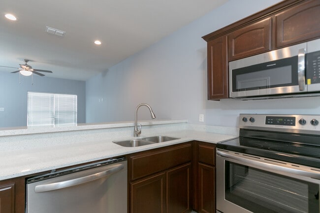 Building Photo - Regency on 18th