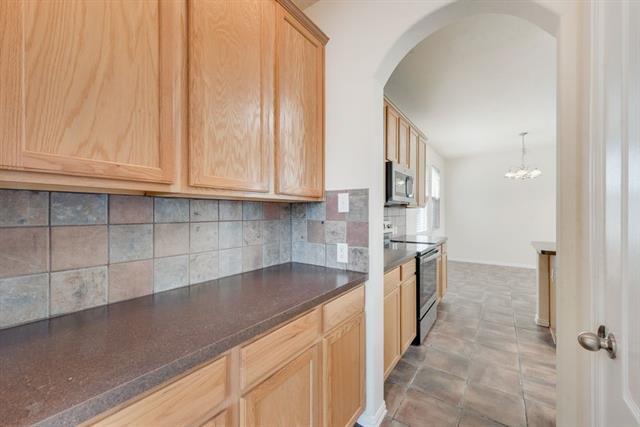 Building Photo - 9913 Lexington Dr