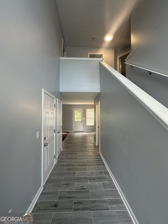 Building Photo - 2877 Partin Pl