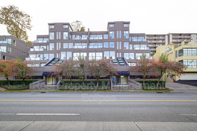 Building Photo - 2125 Westlake Ave N