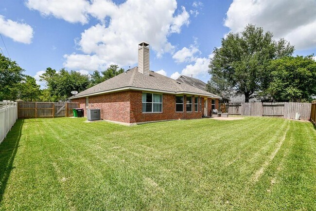 Building Photo - 2627 Old River Ln