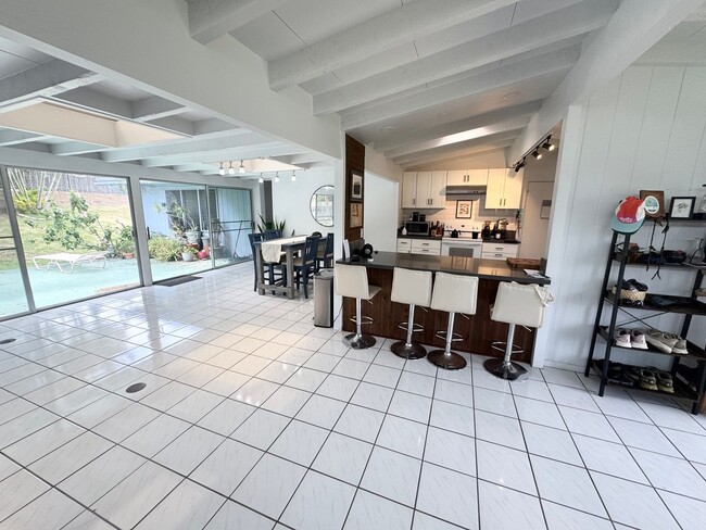Building Photo - 2 bed, 1 bath in highly desirable Kailua N...