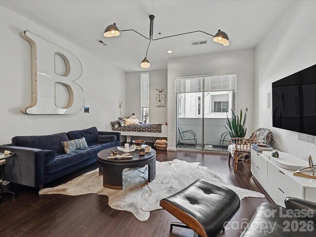 Building Photo - 341 Viburnum Way Ct