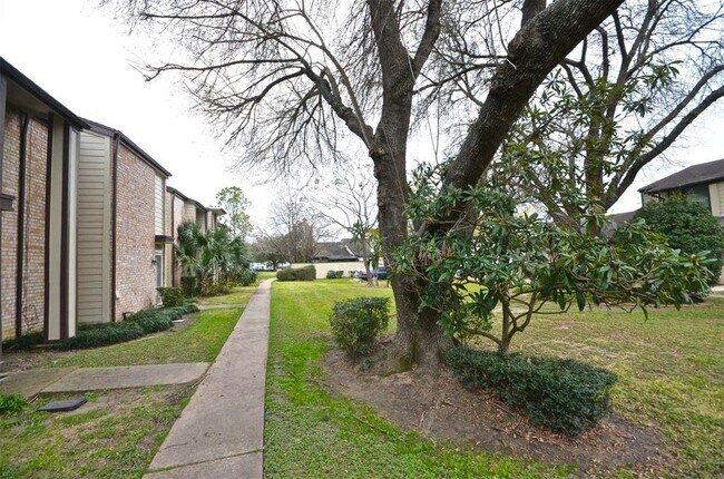 Building Photo - 7022 S Dairy Ashford Rd