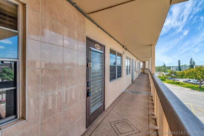 Building Photo - 4049 Wolverton C
