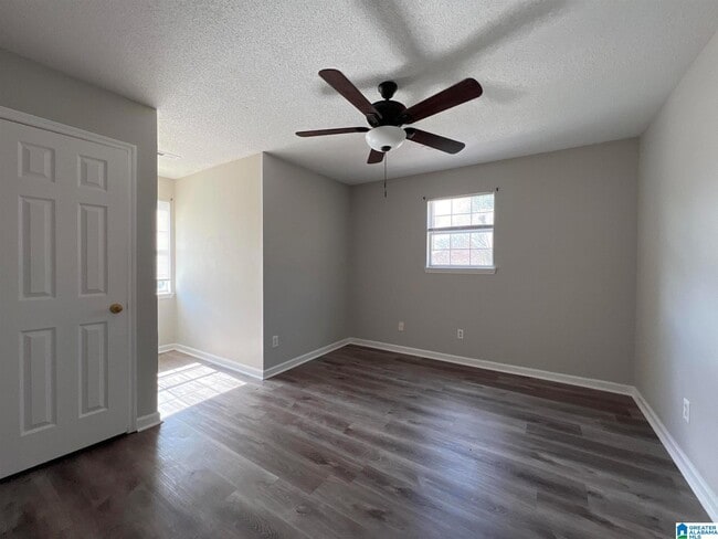 Building Photo - 6122 Summer Side Dr