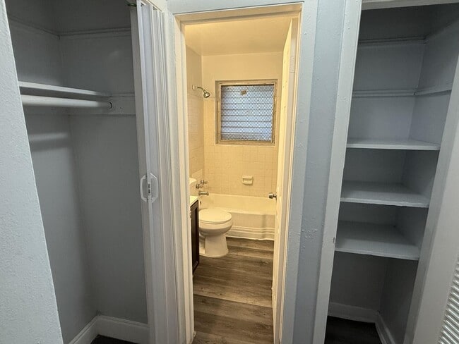 Building Photo - 131 E 27th St