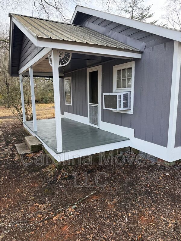 Building Photo - 7895 New Cut Rd