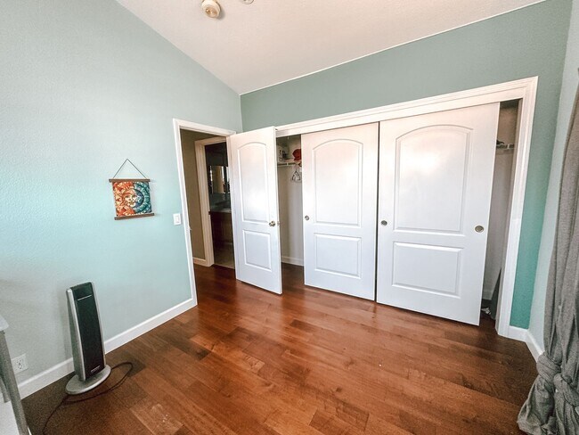 Building Photo - Home in Pleasanton Available!