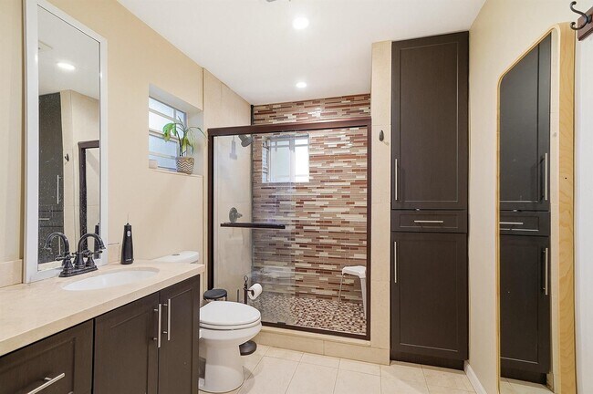 Building Photo - North 31st Avenue, Hollywood, FL 33021 - 3 BR 2 BA house