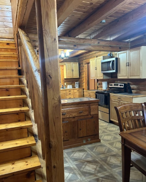 Building Photo - 573 Centre St