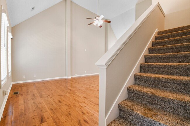 Building Photo - Pet Friendly Three Bedroom with Bonus!