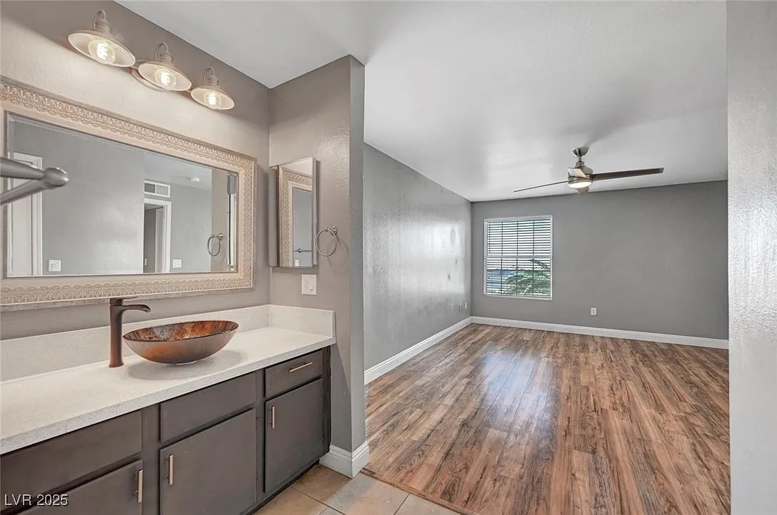 Building Photo - 231 W Horizon Ridge Pky