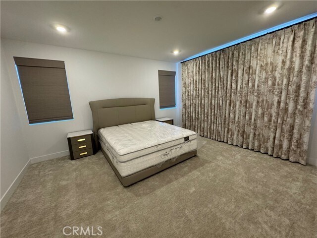 Building Photo - 228 Knot