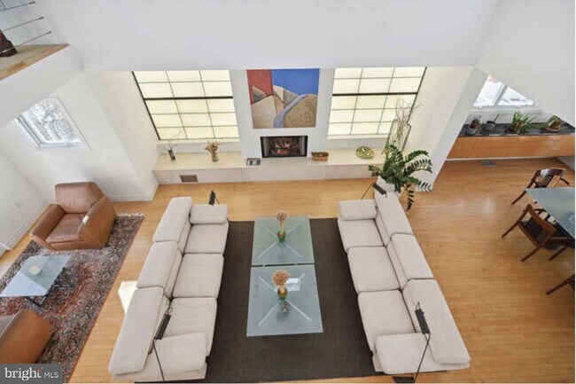 Building Photo - 4527 Q Pl NW