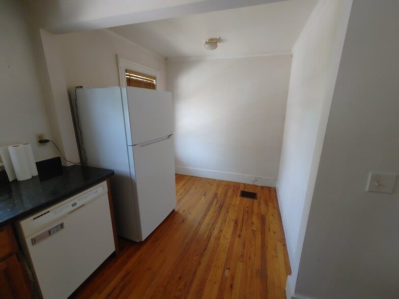 Building Photo - 39 Rutgers St