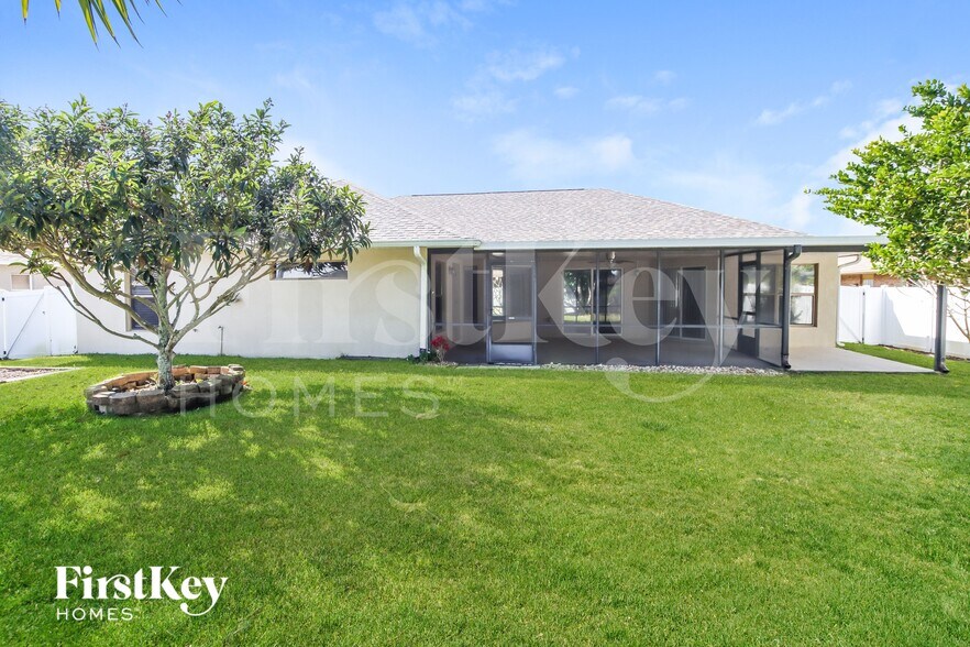 Building Photo - 1347 Armory Dr NE