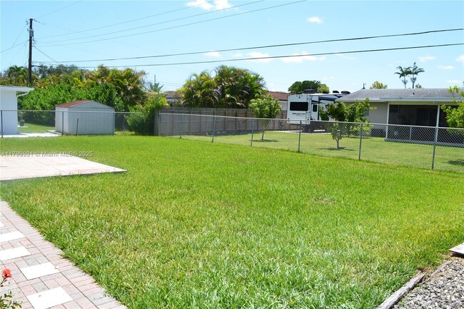 Building Photo - 6310 SW 92nd Ave
