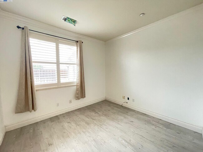 Building Photo - 2894 Lenzie Ct