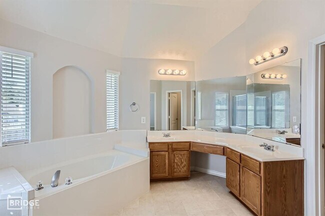 Building Photo - 3138 Red Rover Ct