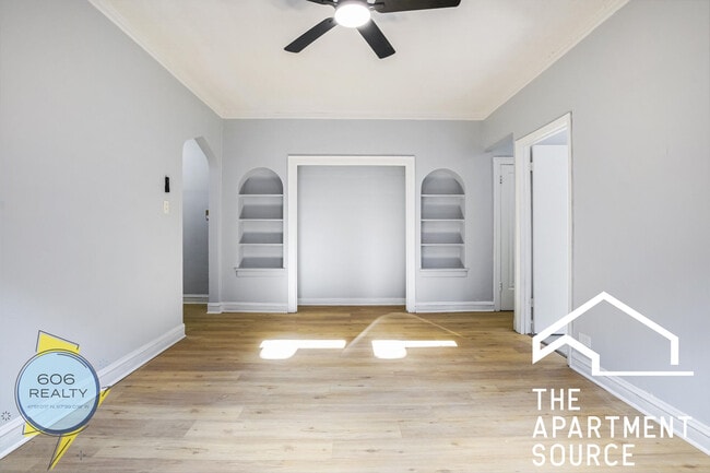 Building Photo - 5244.5 S Drexel Ave