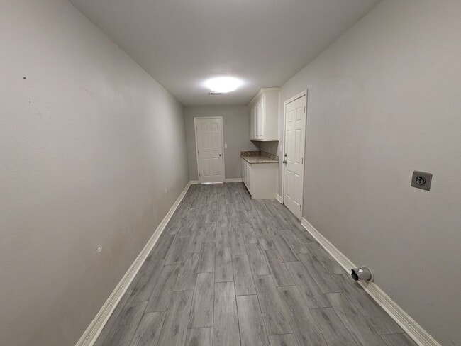 Building Photo - 2755 Evangeline Dr