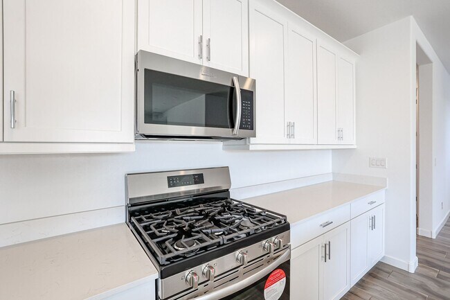 Building Photo - COMING SOON!! HOME IN TOLLESON! 4 BEDROOM 3 BATHROOMS!