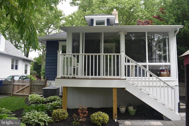 Building Photo - 416 Kenilworth Ave