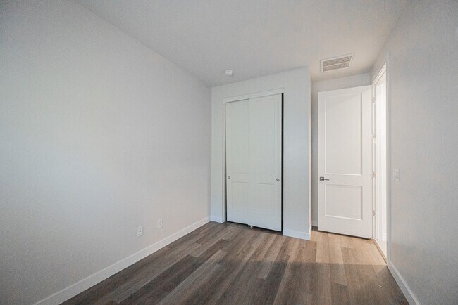 Building Photo - 42381 W Mira Ct