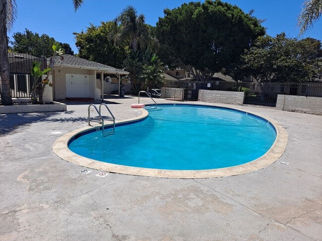 Building Photo - 2635 Sextant Ave