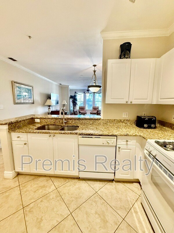 Building Photo - 2705 Via Murano