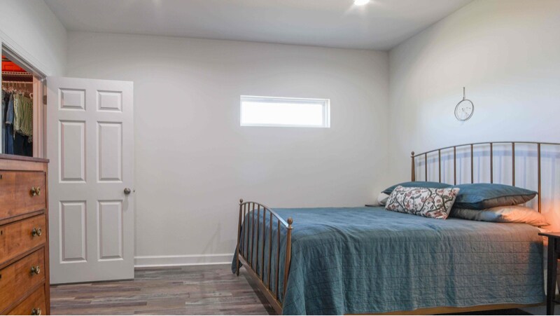 Building Photo - 2910 Clearview Ave