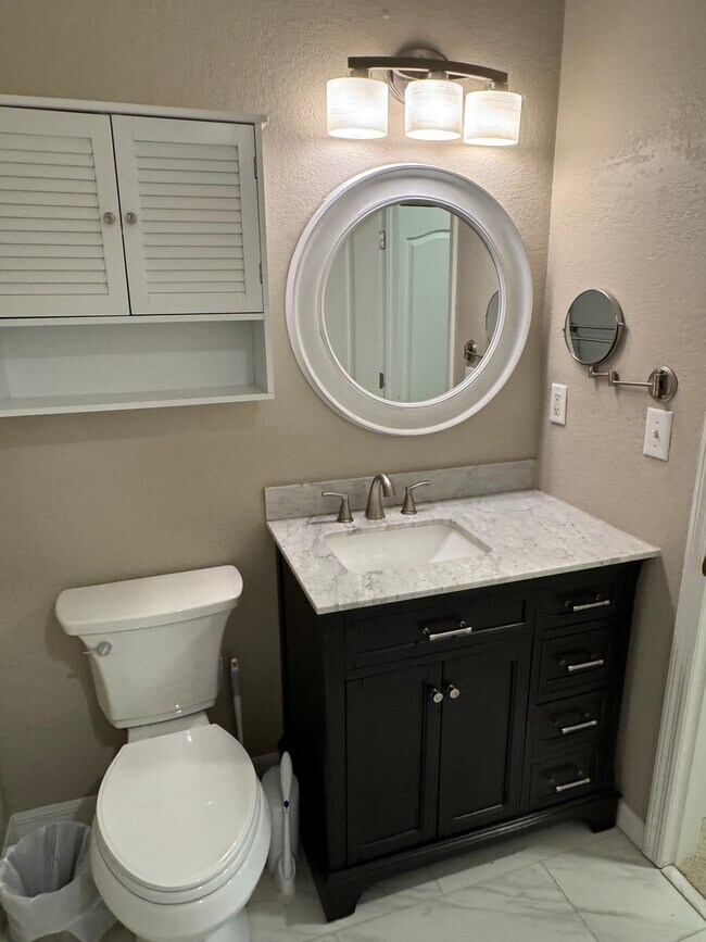 Building Photo - 4110 Central Sarasota Pkwy