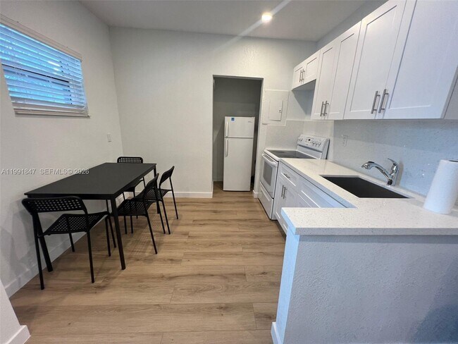 Building Photo - 2315 Taylor St