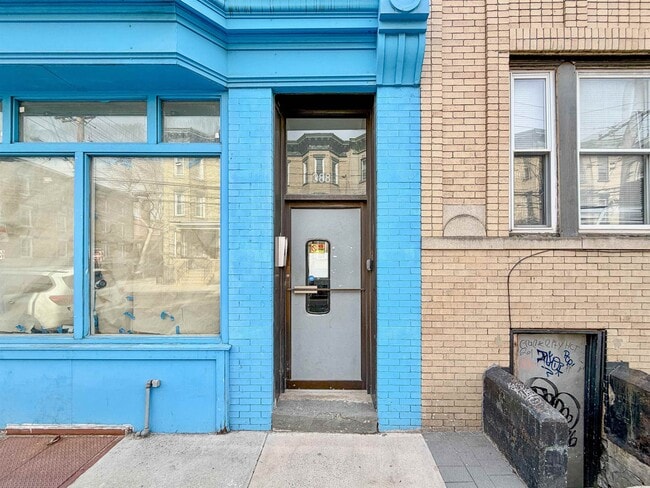 Building Photo - 388 Baldwin Ave