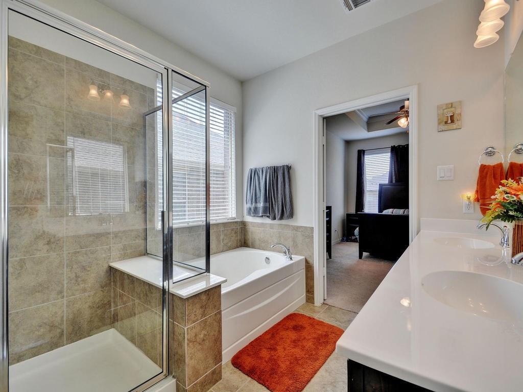 Separate Tub/Shower - 2009 Mary Ella Dr