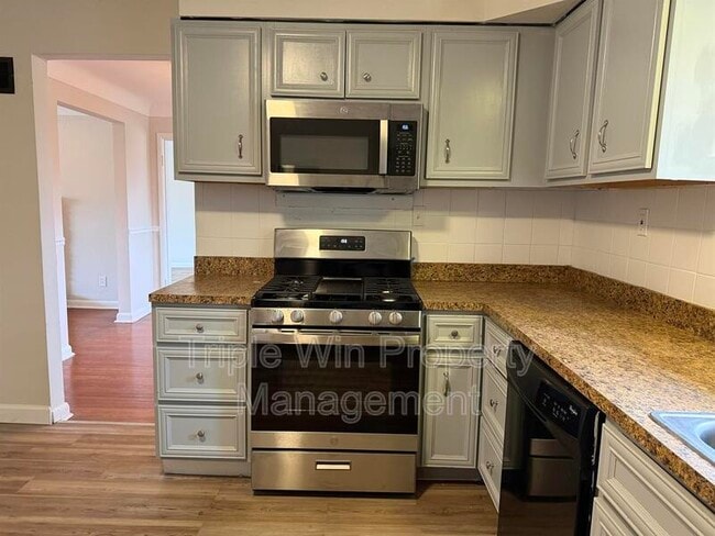 Building Photo - 30 Rolling Hills Dr