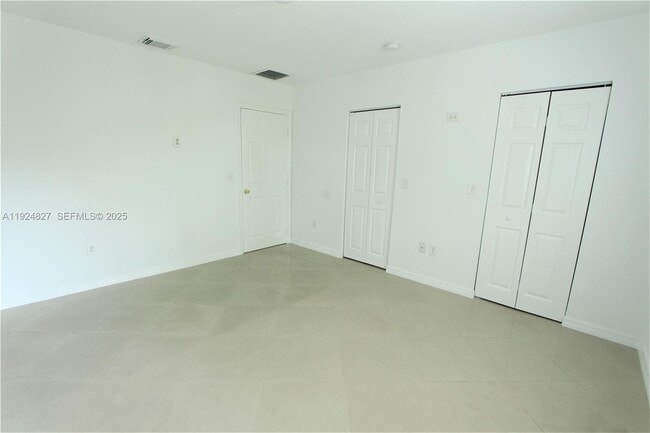 Building Photo - 26271 SW 135th Ave