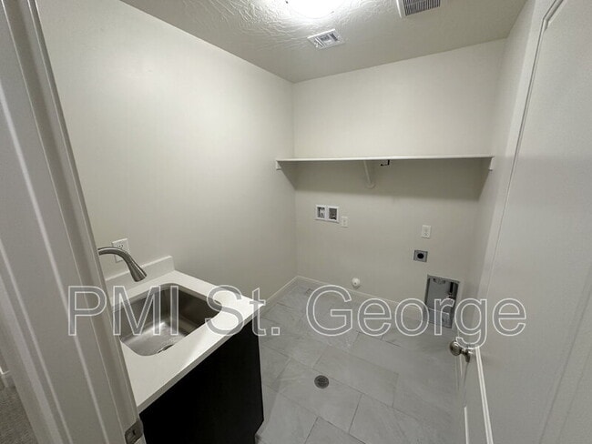 Building Photo - 3226 E 2930 S